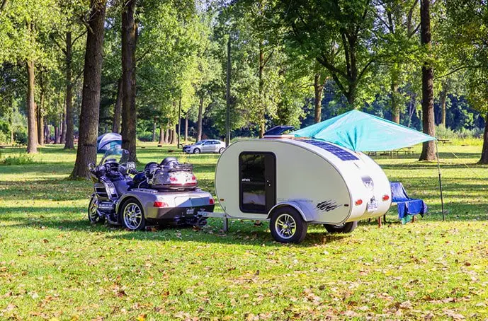 Trike pulling a motorcycle camper